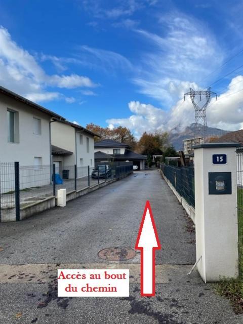 Studio Bien Situe & Tout Equipe Dans Une Maison Scionzier Exterior foto